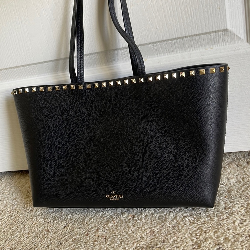 AUTHENTIC Valentino Garavani Small Rockstud Tote